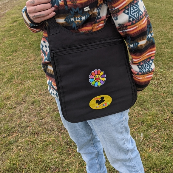 Vintage Disney VoluntEARS Messenger Bag With Takashi Murakami Flower Patch - Picture 8 of 8